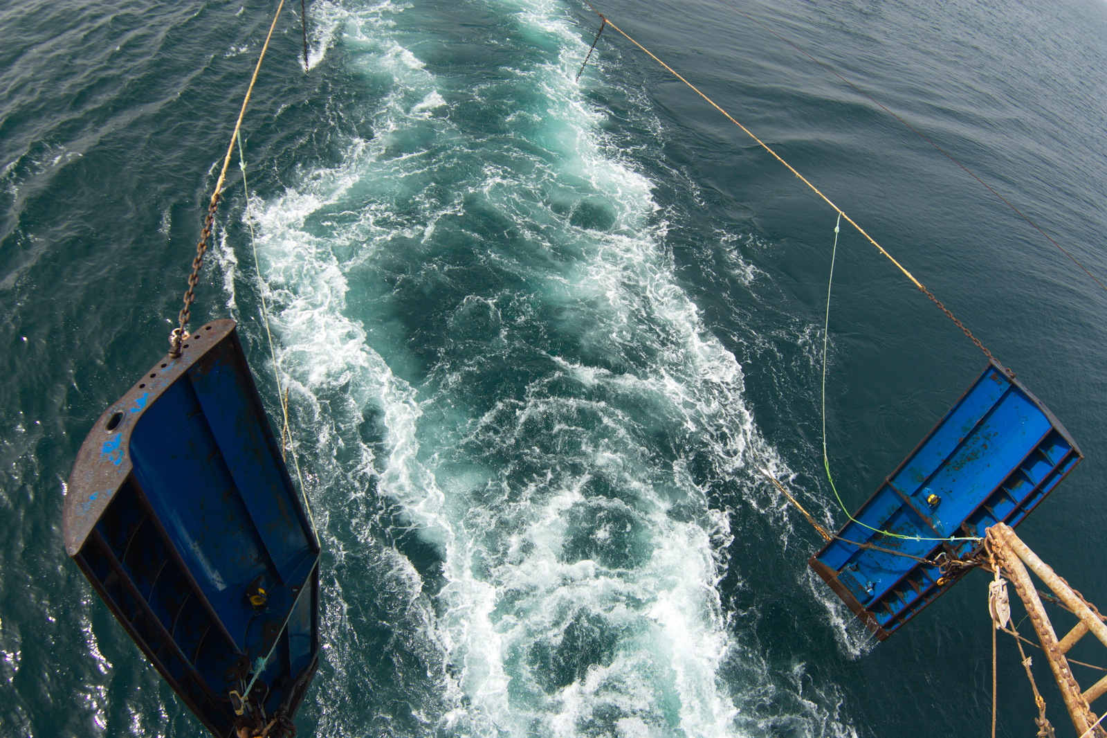 найти скорость течения углекислого газа