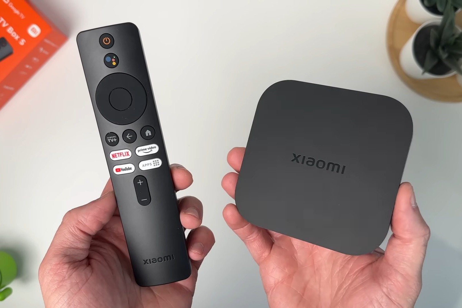 Xiaomi представила приставки Smart TV Box 5 и Box 5 Max