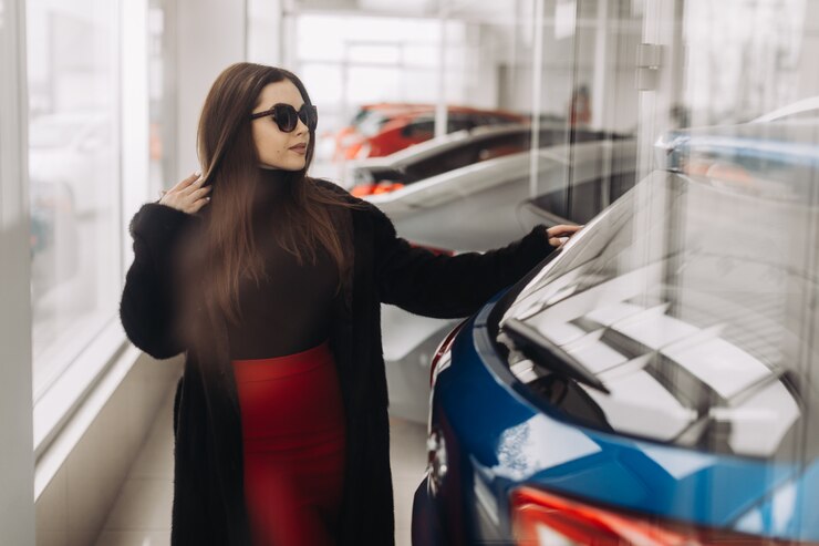 Тюменцы начали массово распродавать китайские автомобили OMODA и Tank