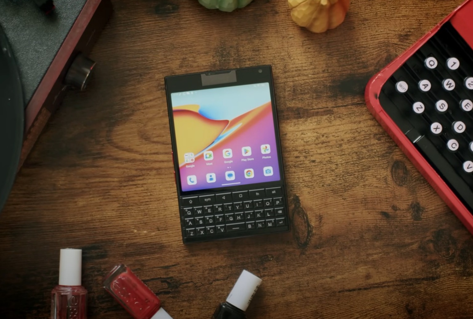 Начались продажи мощного смартфона Unihertz Titan 2 с QWERTY-клавиатурой