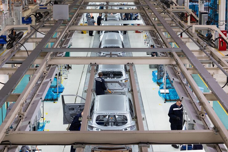 Завод грузовых машин в Калуге стабильно выпускает 12 автомобилей в смену