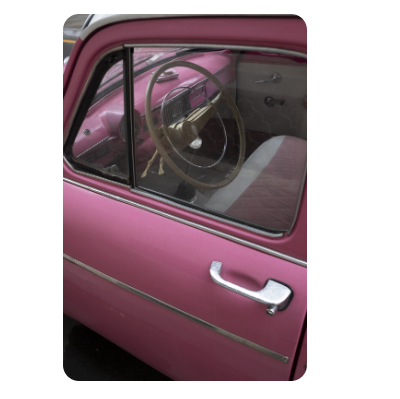 Уникальный розовый Chrysler Saratoga 1957 года сняли на фото