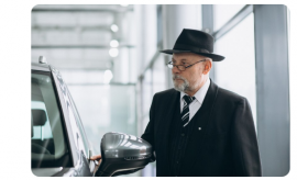 В Петербурге продают уникальный Mercedes-Benz за 9 млн рублей