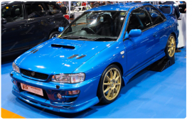 На продажу выставили коллекцию спорткаров из 2000-х: авто сняли на фото