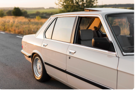 Простоял 25 лет и сохранился в идеале: редкий Chevrolet Impala сняли на фото