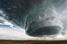 Климатолог Карнаухов предупредил о вероятности «вечного» урагана на Земле
